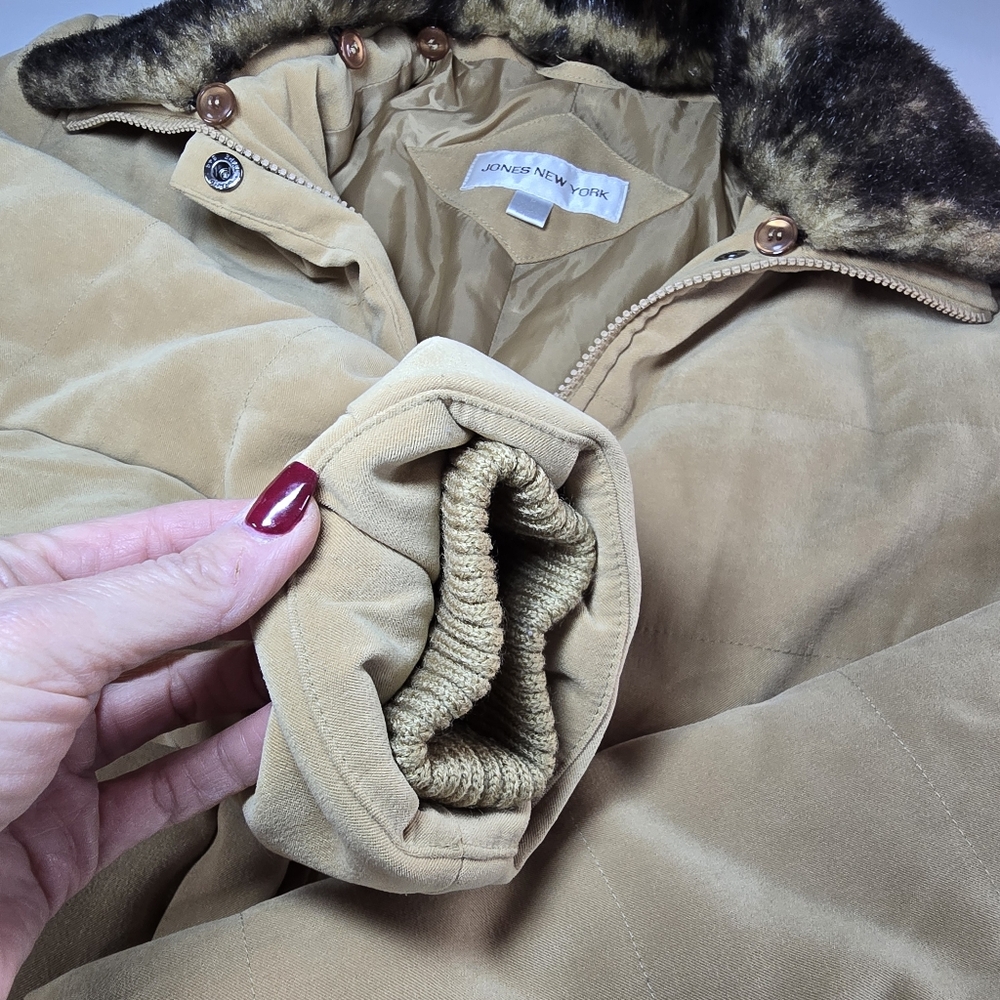 Jones New York Puffer Style Winter Coat Faux Fur Collar Size Medium - Picture 10 of 10